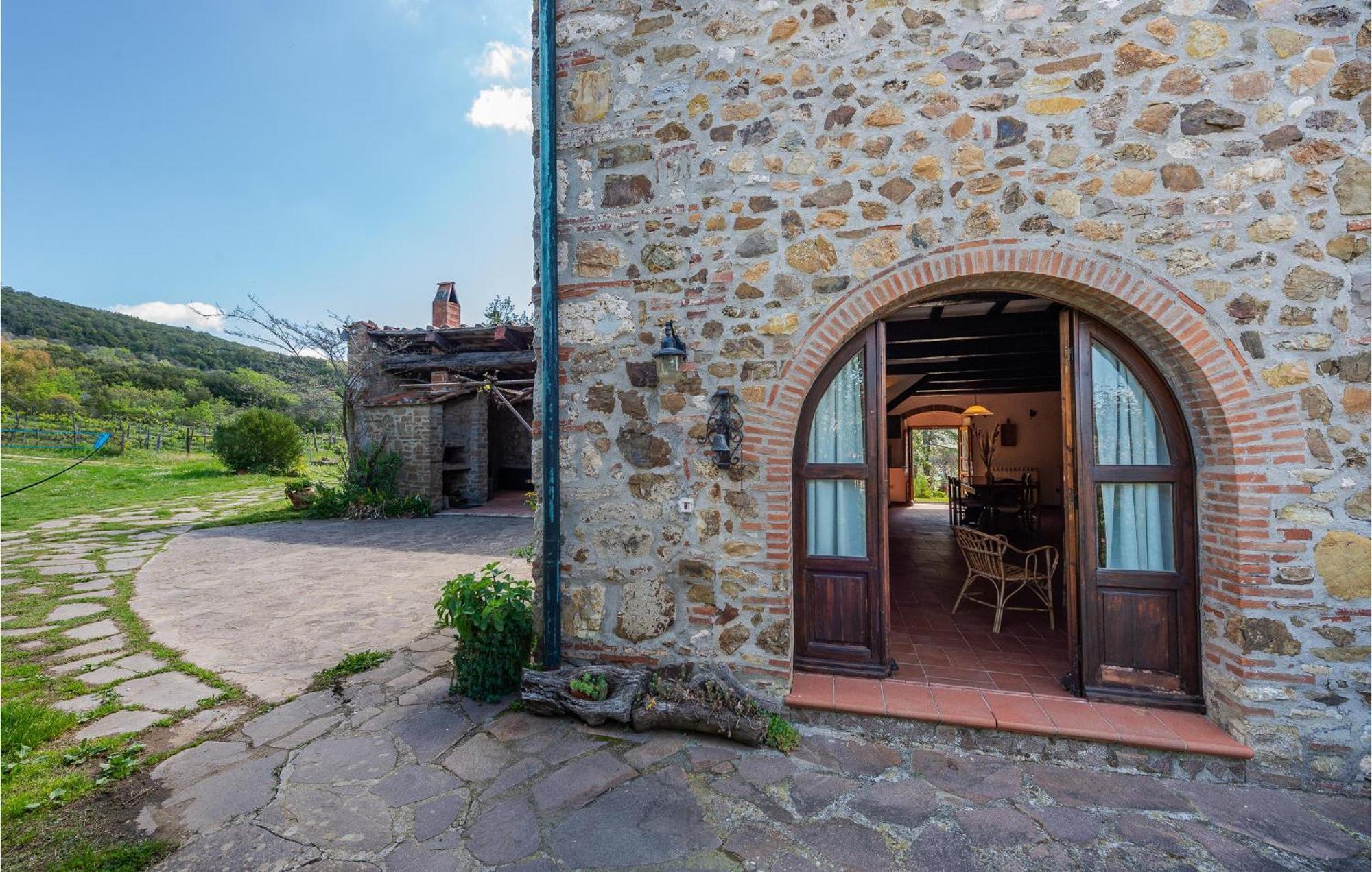 Cozy Home In Massa Marittima Gr With Kitchen Экстерьер фото