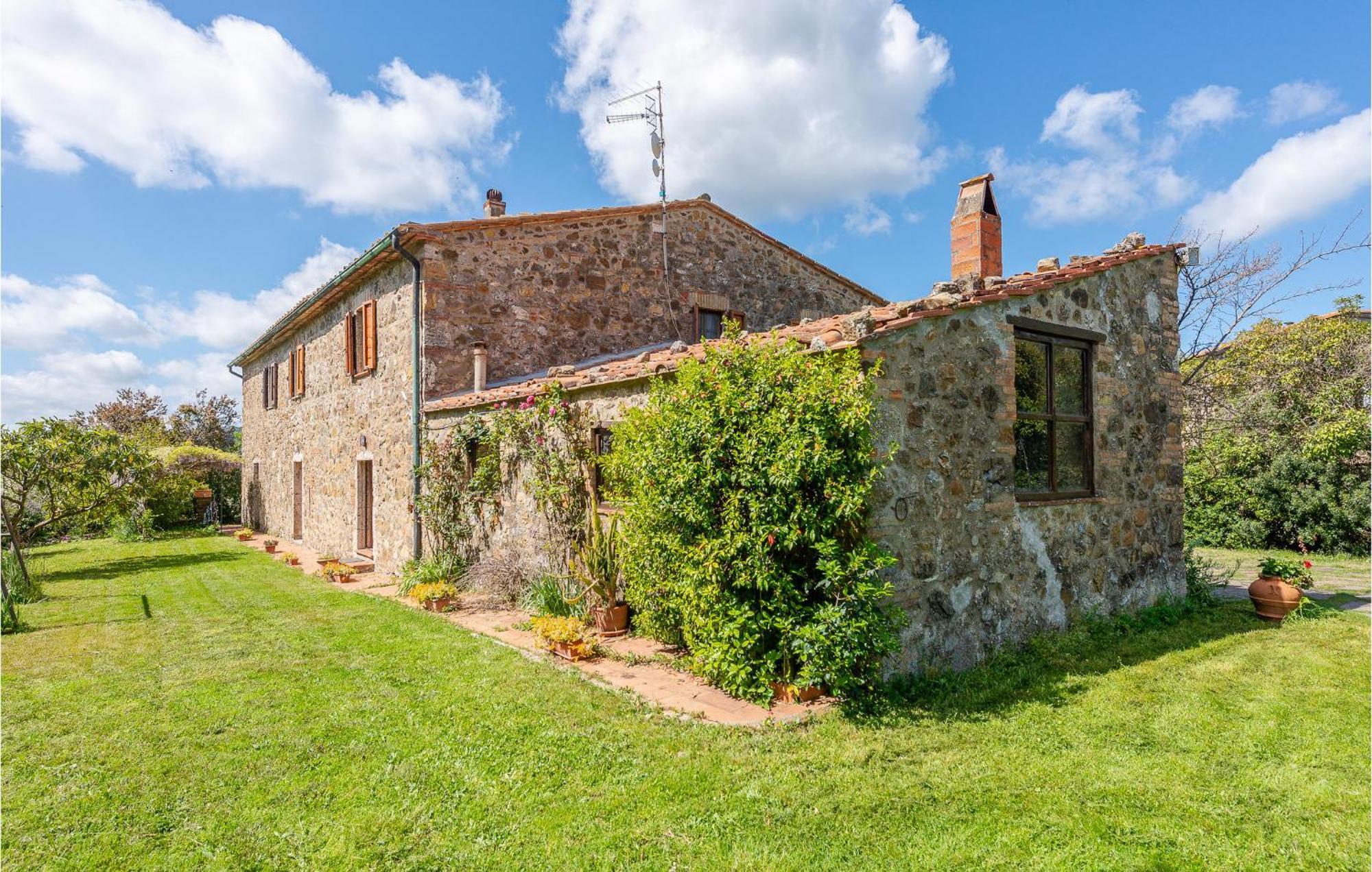 Cozy Home In Massa Marittima Gr With Kitchen Экстерьер фото