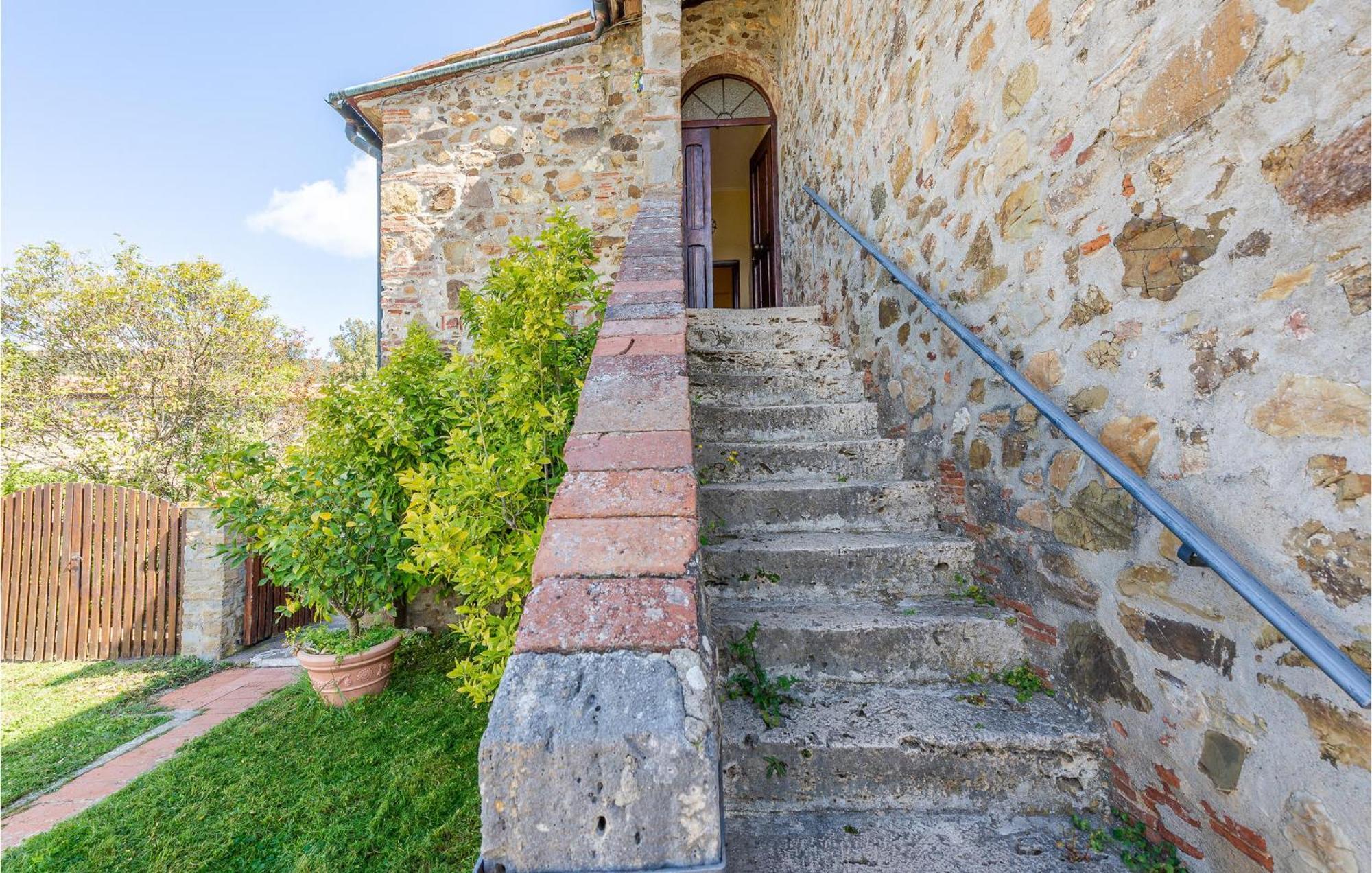 Cozy Home In Massa Marittima Gr With Kitchen Экстерьер фото