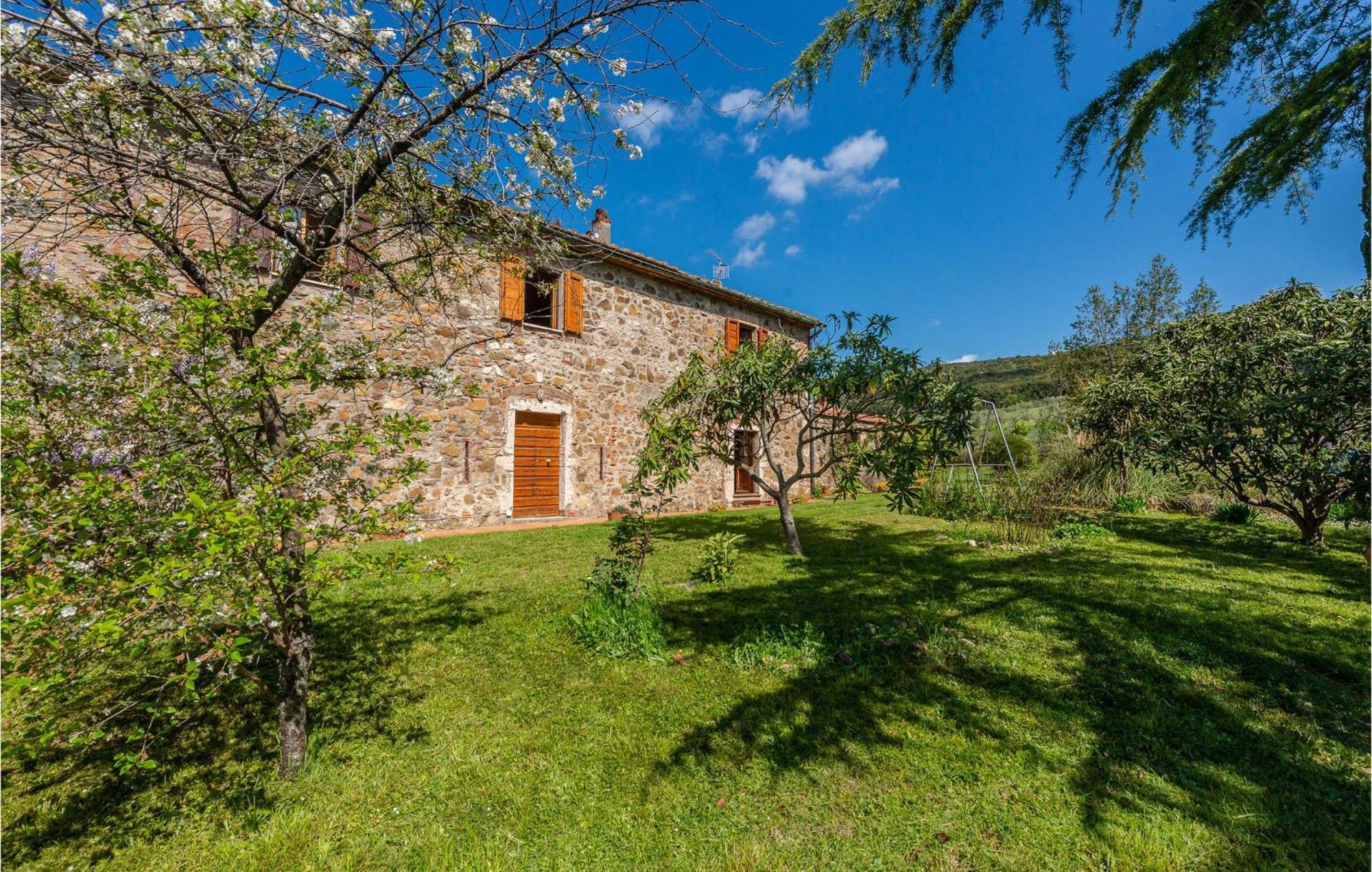 Cozy Home In Massa Marittima Gr With Kitchen Экстерьер фото