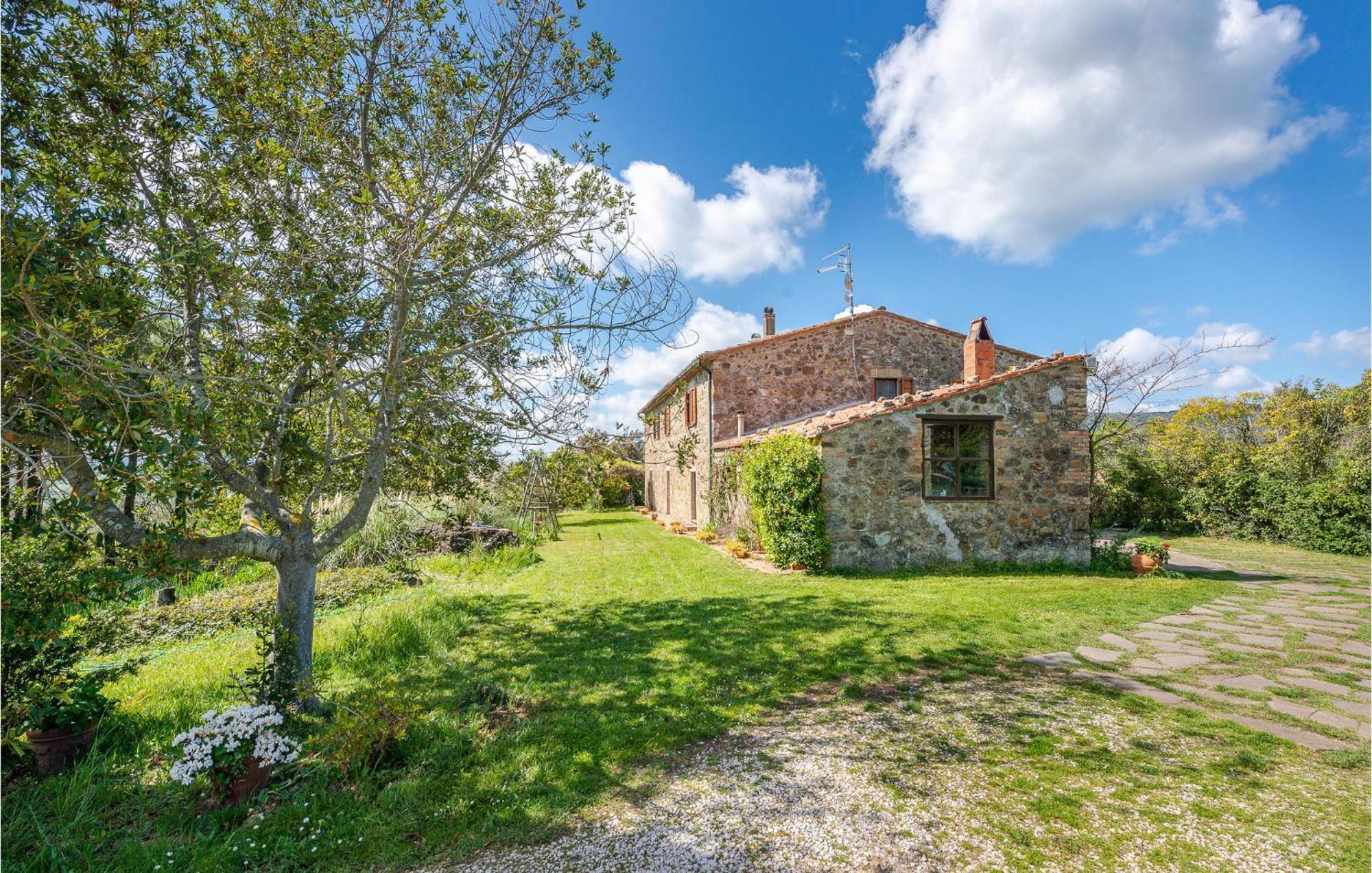 Cozy Home In Massa Marittima Gr With Kitchen Экстерьер фото