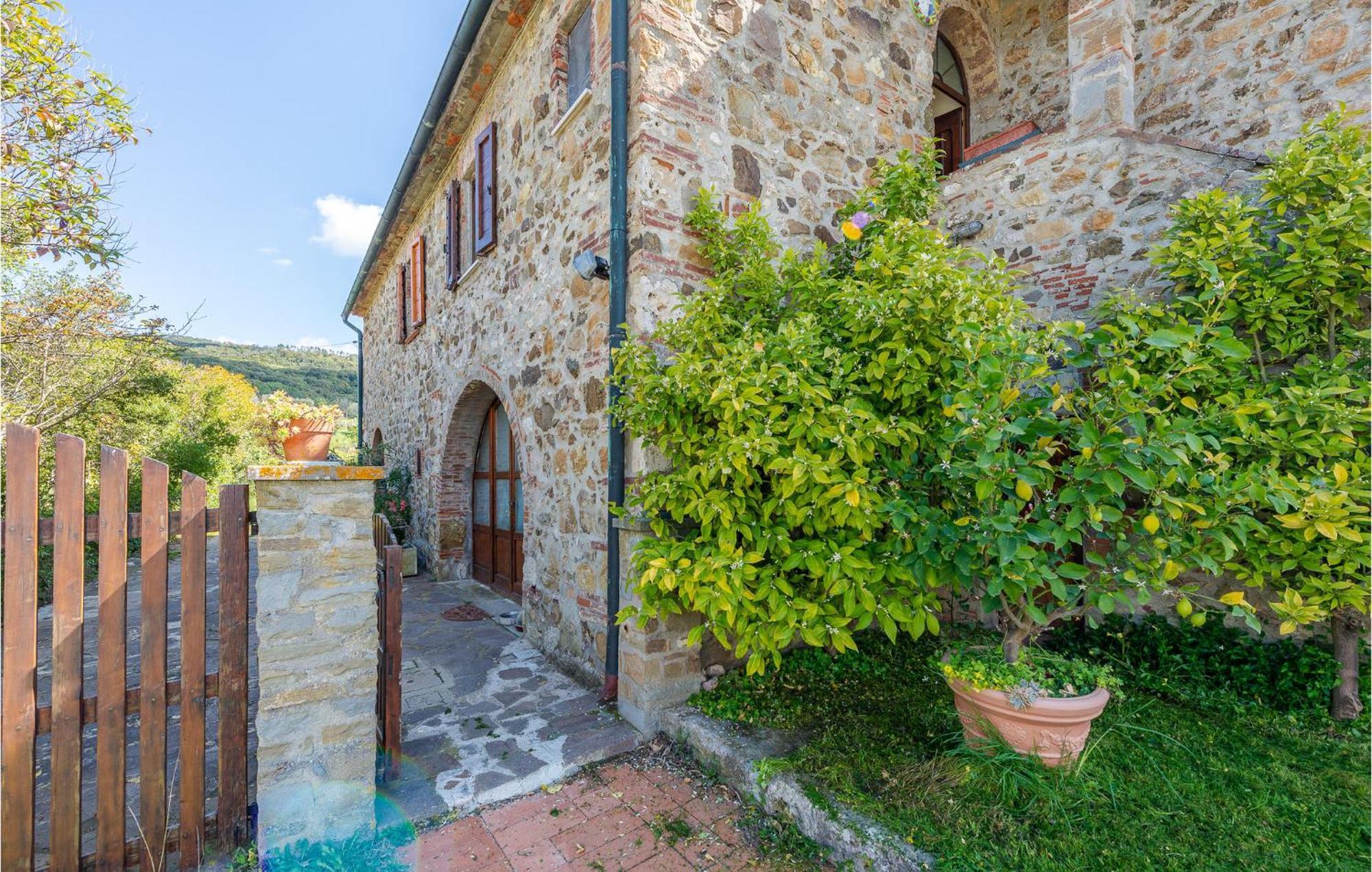 Cozy Home In Massa Marittima Gr With Kitchen Экстерьер фото